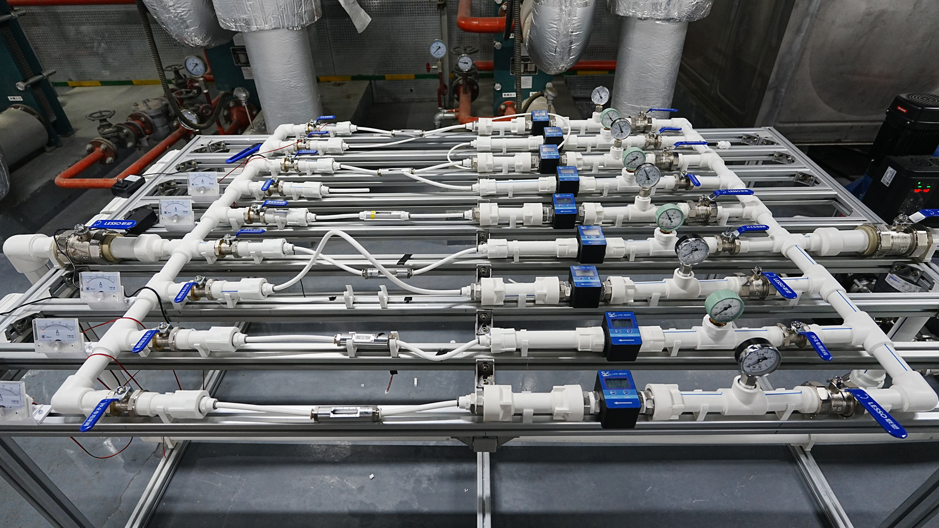 مراقبة المصنع والجودة